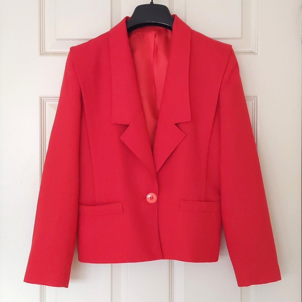 Andre Barreau Woman's Full lined Blazer.